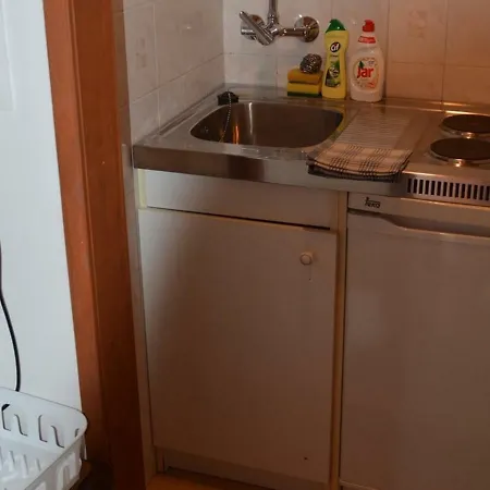 In 1 Apartment